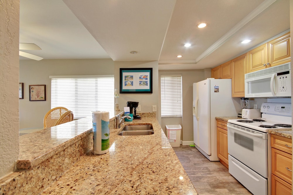 Land's End 8 306 Beach Front Premier - photo 7