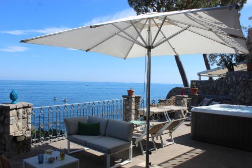 Villa Russo De Vivo Realty Nerano — 4-Star Luxury Hotel in Massa Lubrense, Italy