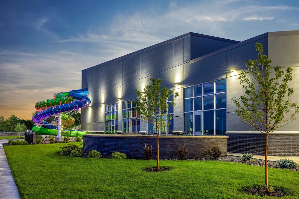 Crowne Plaza Kearney by IHG - photo 35