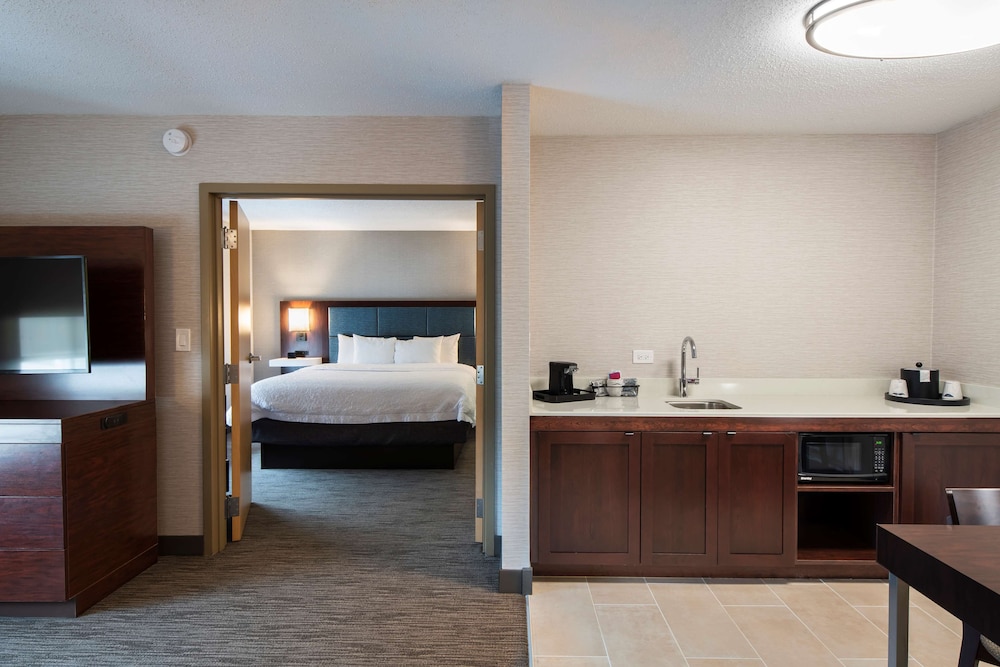 Hampton Inn & Suites Chicago Lincolnshire - photo 34