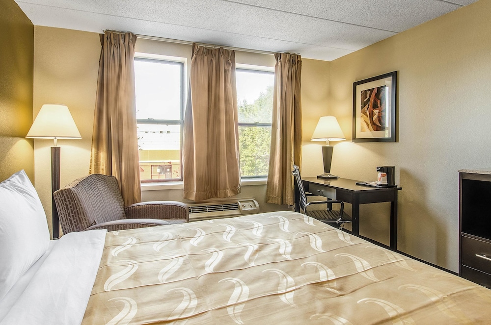 Red Roof Inn & Suites Middleborough - photo 8
