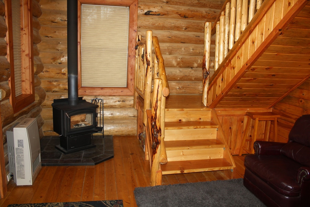 Hearthstone Elegant Lodge by the River - photo 24