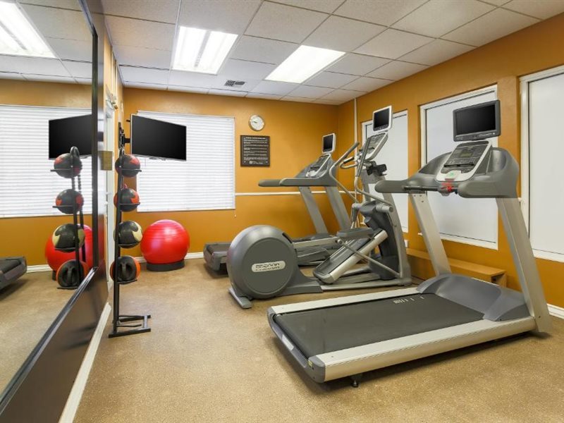 Hilton Garden Inn Bakersfield - photo 9