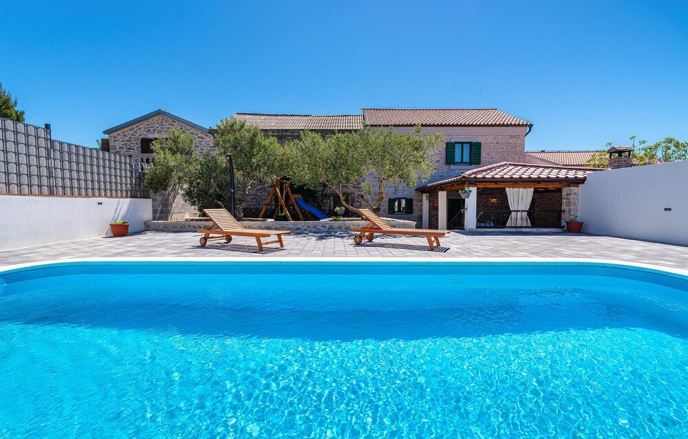 Awesome Home In Drage — 4-Star Luxury Hotel in Pakostane, Croatia
