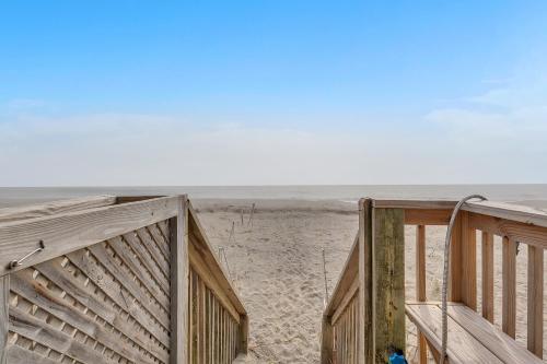 Cabana Boy by Oak Island Accommodations - photo 31