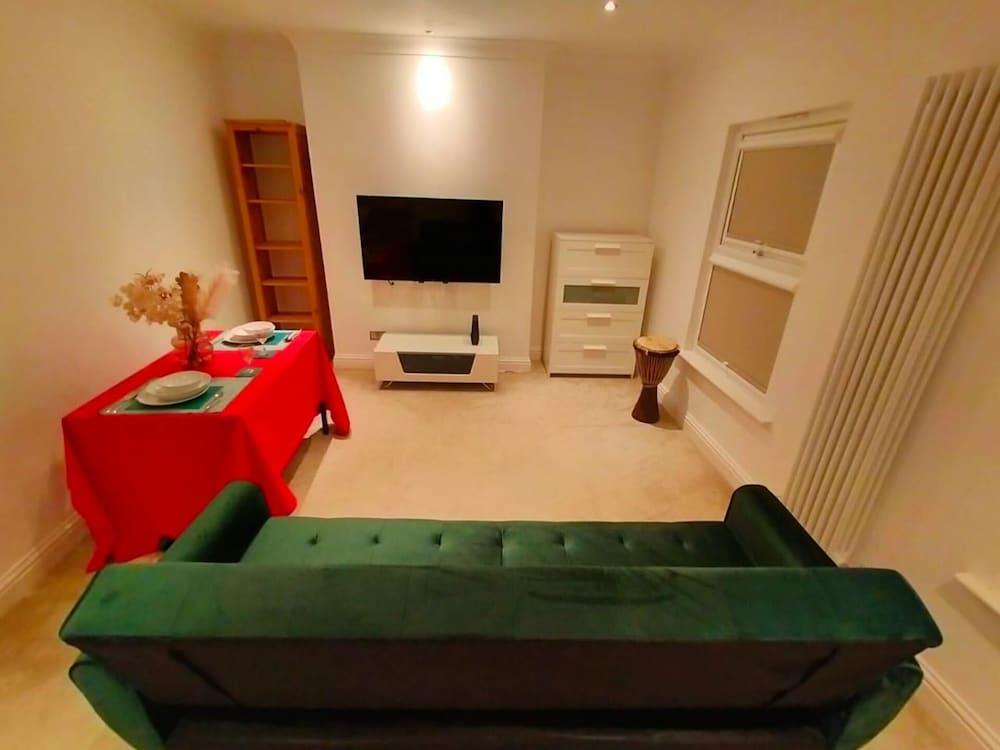 Fully equipped flat in the city of London — 4-Star Luxury Hotel in London, United Kingdom