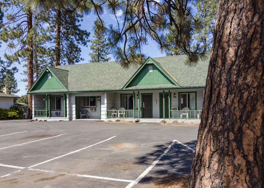 Green Gables Motel & Suites - photo 64