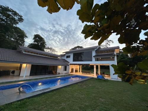 Stevlynn Villa — 4-Star Luxury Hotel in Port Dickson, Malaysia