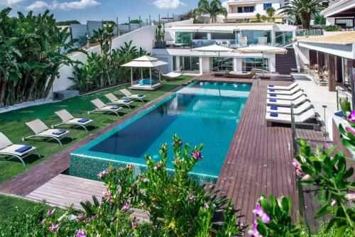 Villa Plage Grande Superstar luxury Beachtop — 4-Star Luxury Hotel in Olhos De Agua, Portugal