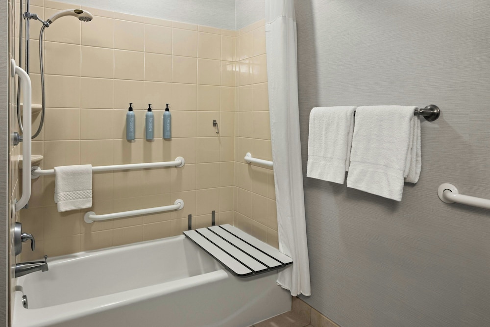 Courtyard by Marriott Minneapolis Maple Grove Arbor Lakes - photo 32