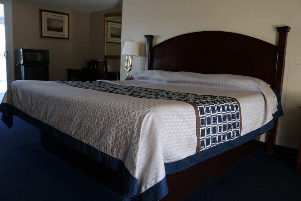 The Anchor Inn and Marina - photo 4