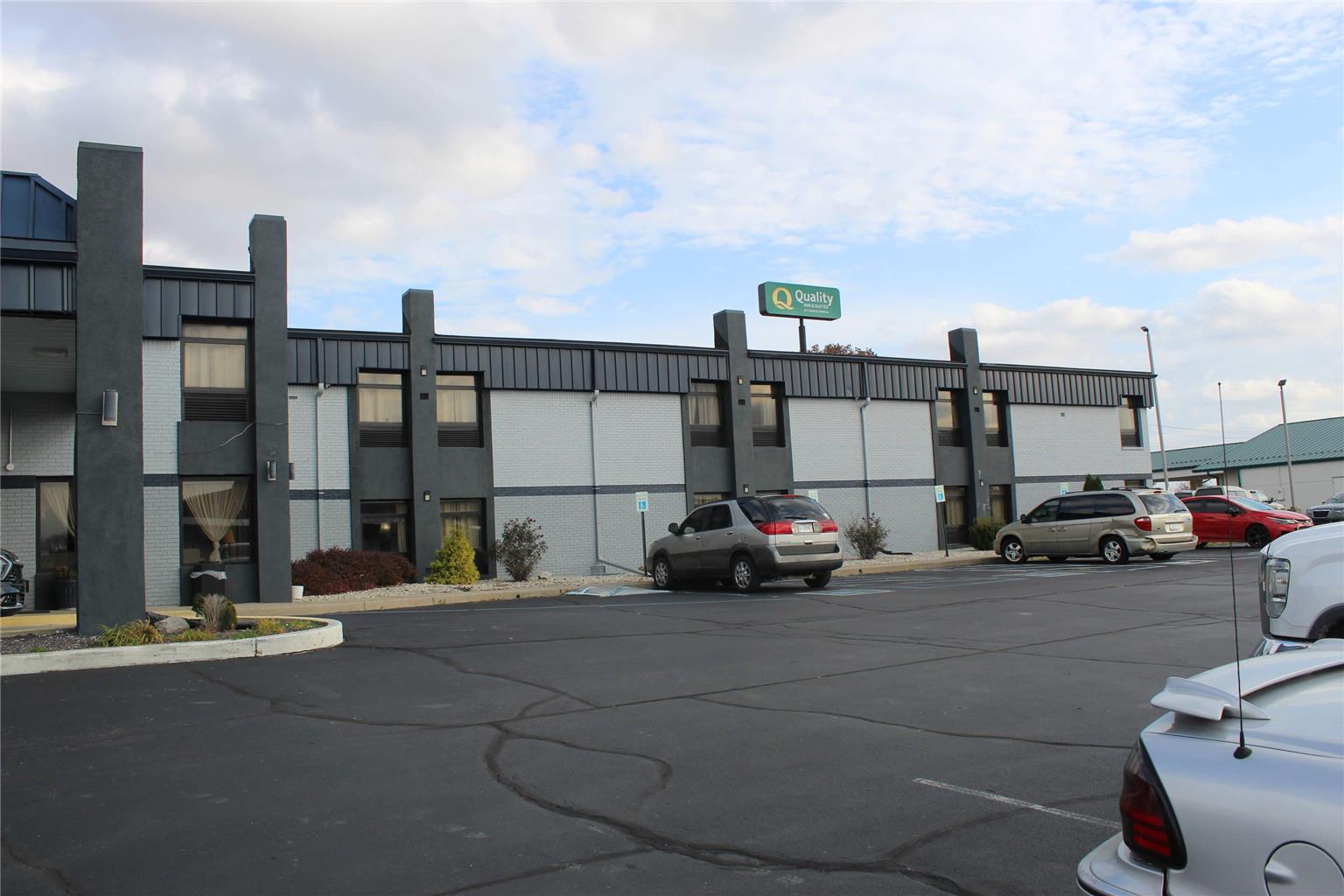 Quality Inn and Suites University Area - photo 3