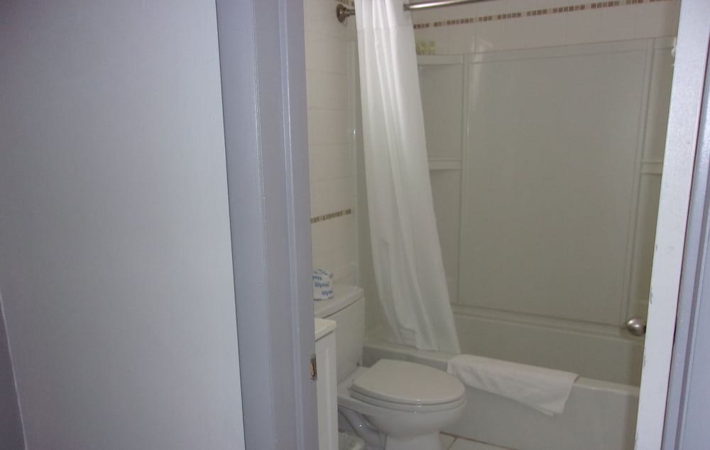 Capri Motel - photo 22
