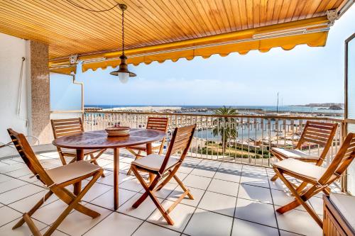 Vivalidays Es Blau Blanes Costa Brava — 4-Star Luxury Hotel in Blanes, Spain