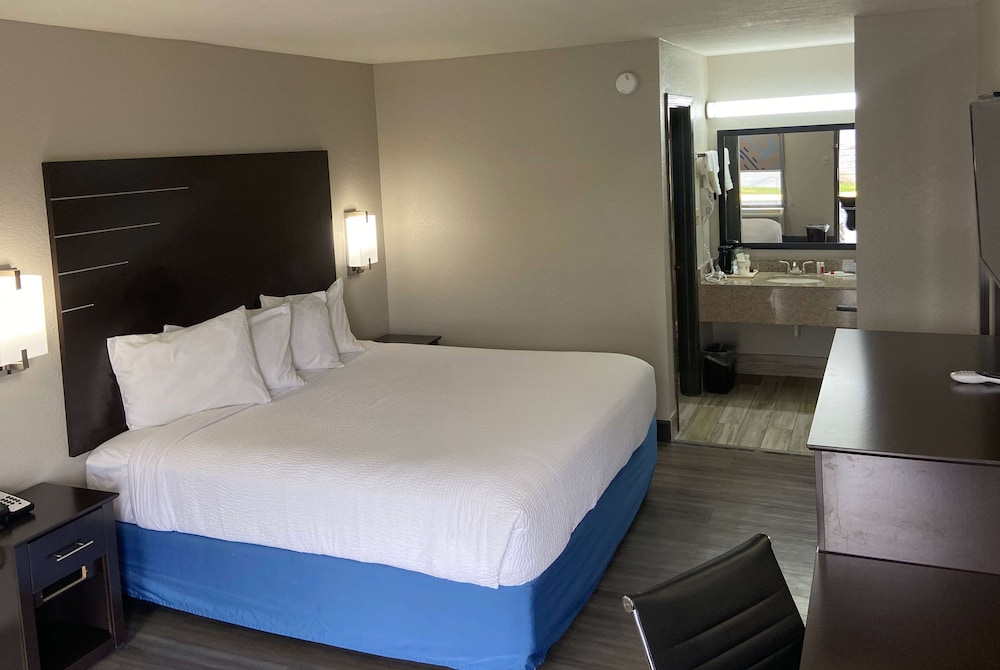 Days Inn by Wyndham Moss Point Pascagoula - photo 21