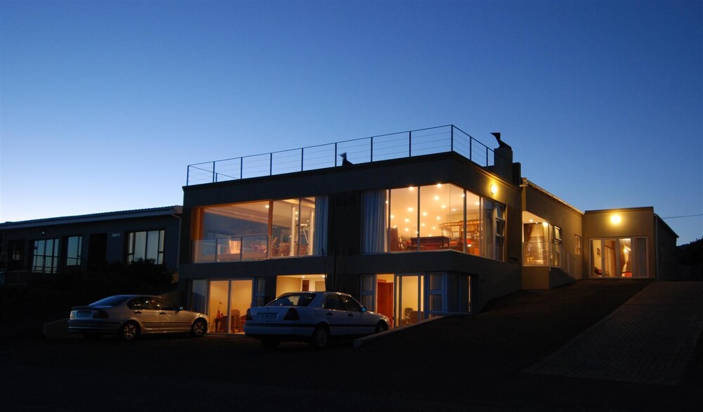 Franskraal Bed & Breakfast — 4-Star Luxury Hotel in Hermanus, South Africa