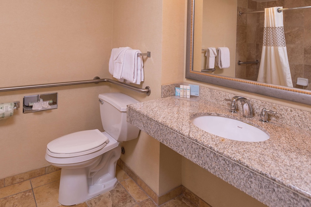 Hampton Inn & Suites Charlotte Arrowood Rd. - photo 41