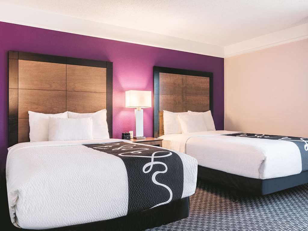 La Quinta Inn & Suites by Wyndham Shreveport Airport - photo 23