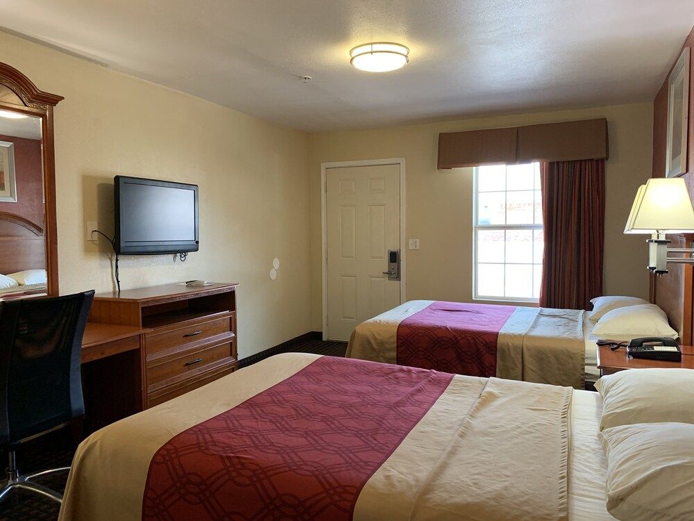 Budget Inn Madill - photo 2