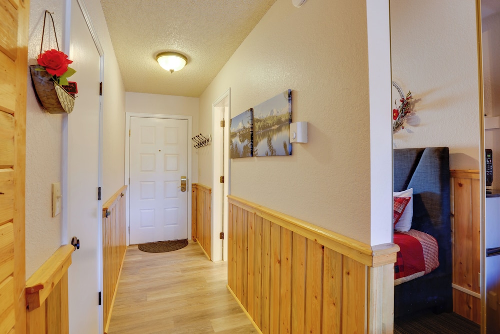 2 Mi to Granby Ranch: Resort Studio w Pool Access - photo 3