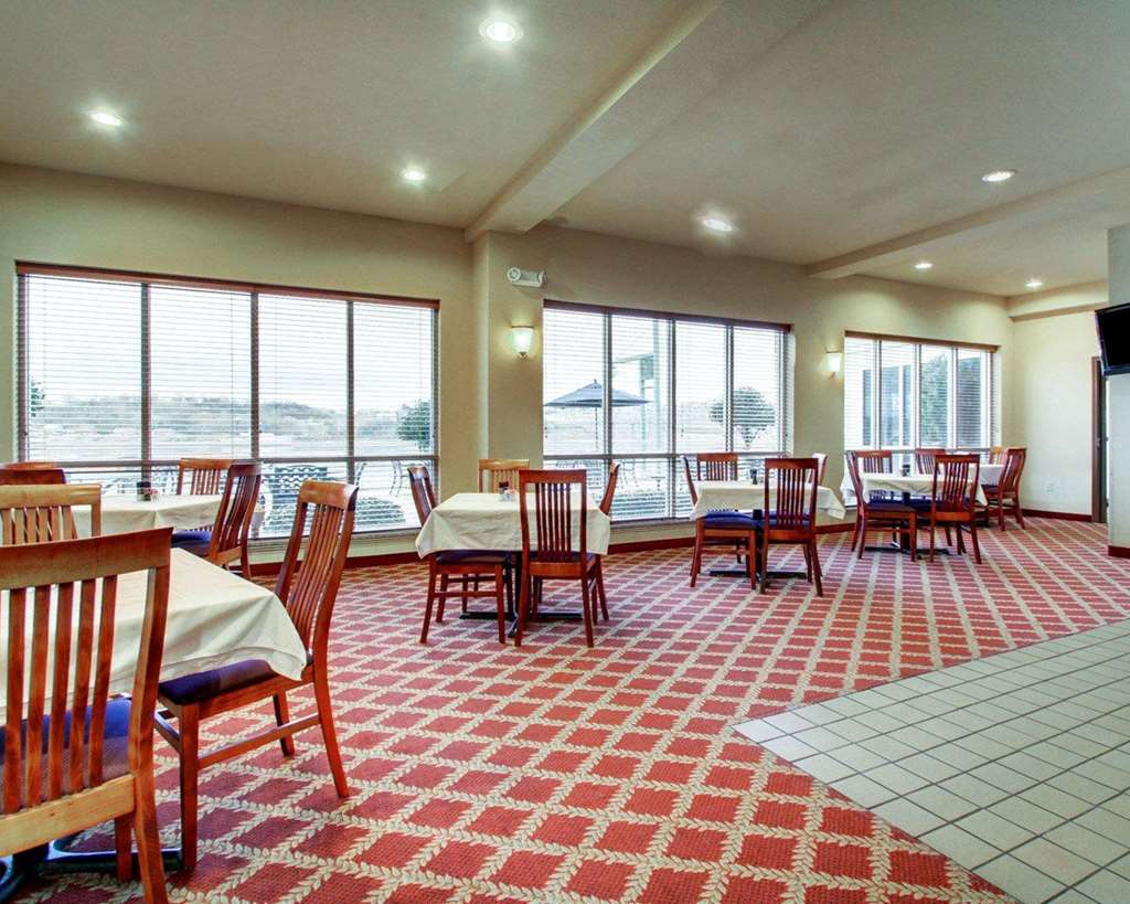Clarion Suites Vidalia Riverfront - photo 24