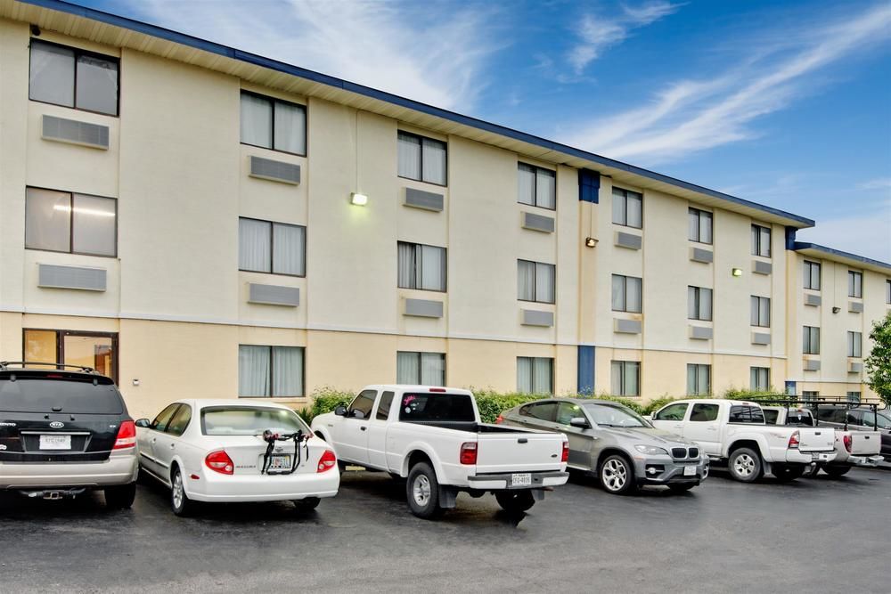 Days Inn Austin Crossroads - photo 17