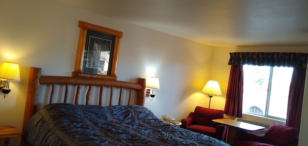 The Ponderosa Motel - photo 16