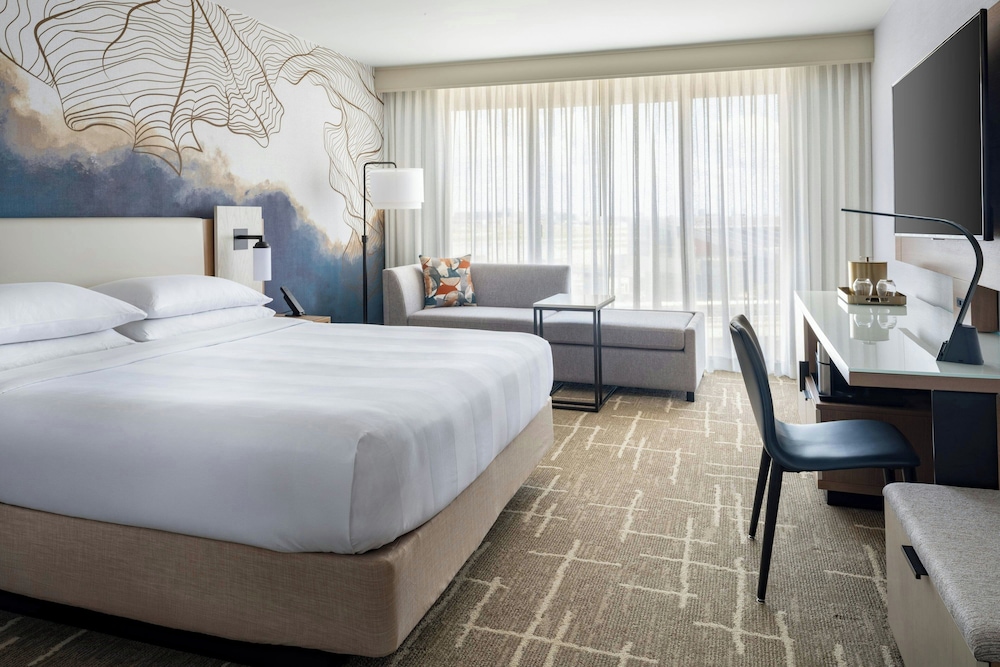 Tampa Airport Marriott - photo 2