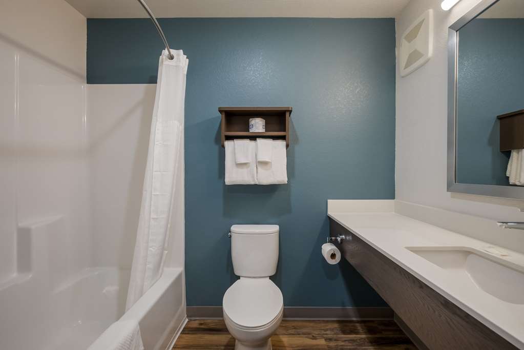 Woodspring Suites Milwaukee Menomonee Falls - photo 40