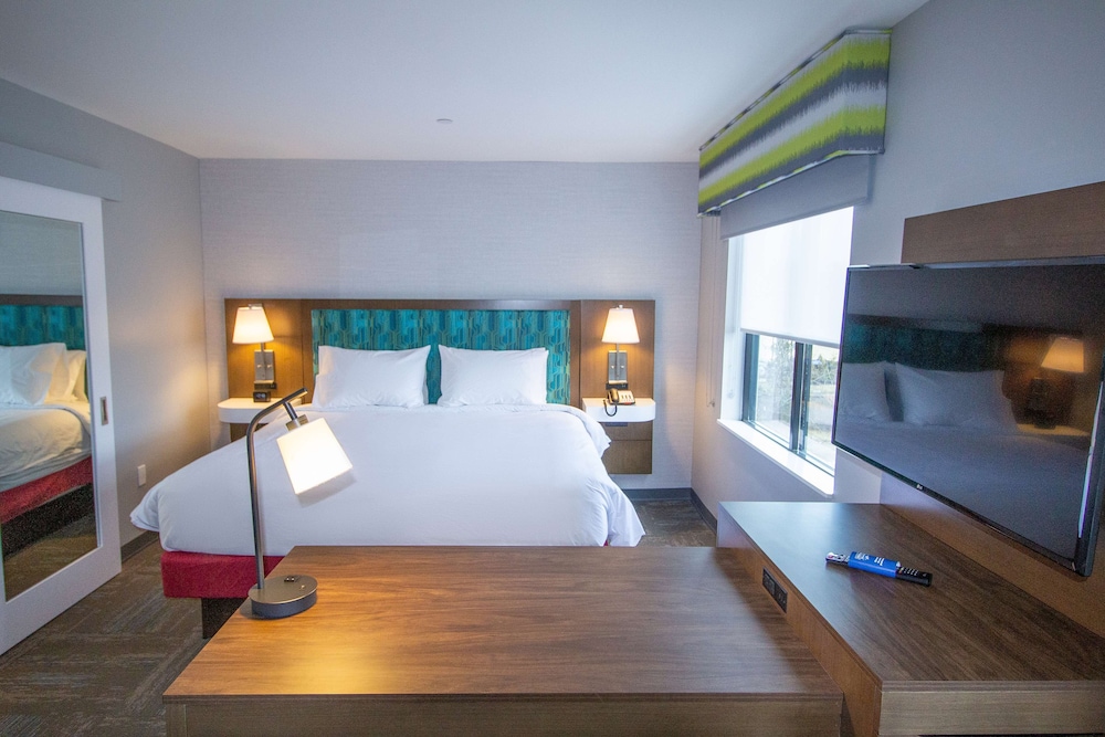 Hampton Inn & Suites North Attleboro - photo 15