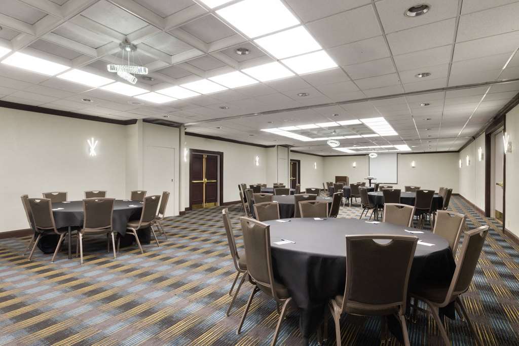 SureStay Plus Hotel by Best Western Kansas City Northeast - photo 18