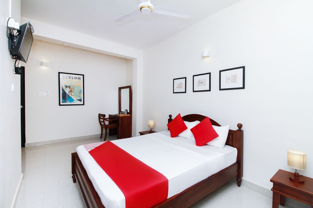 OYO 233 the Lion Pub & Hotel in Dehiwala-Mount Lavinia, Sri Lanka