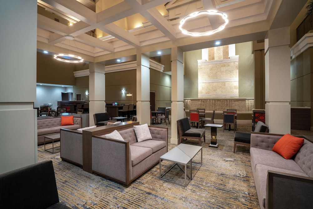 Embassy Suites by Hilton Nashville at Vanderbilt - photo 4