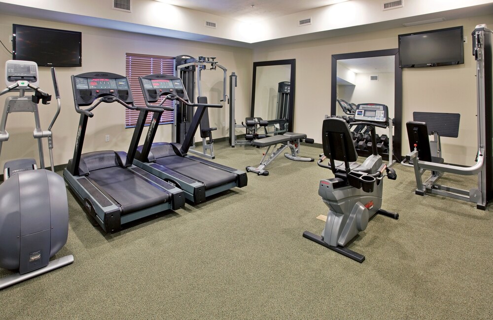 Holiday Inn Express & Suites Topeka North by IHG - photo 13