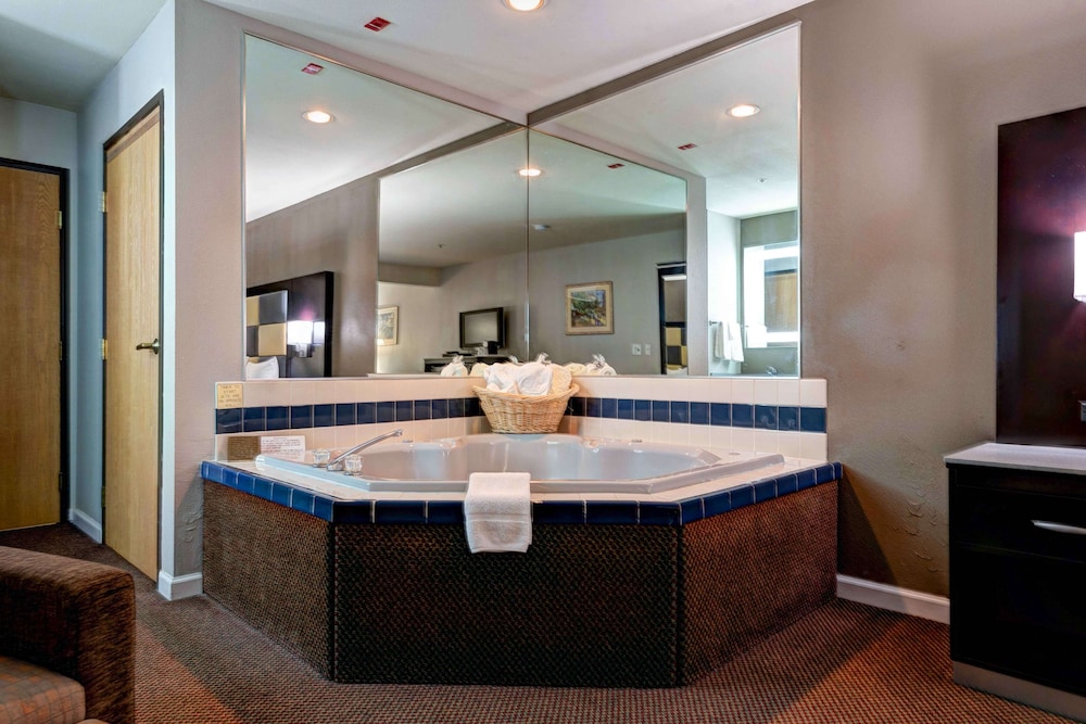 SureStay Plus Hotel by Best Western Redding - photo 14