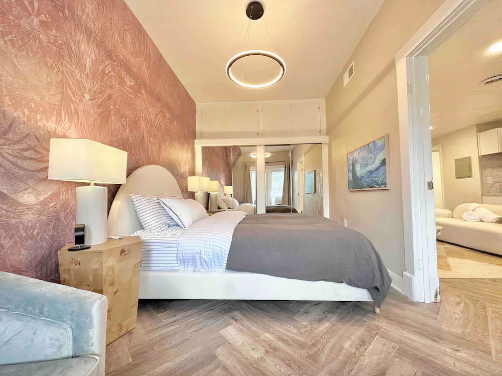 The Elliott Hotel at Highland Park - photo 19