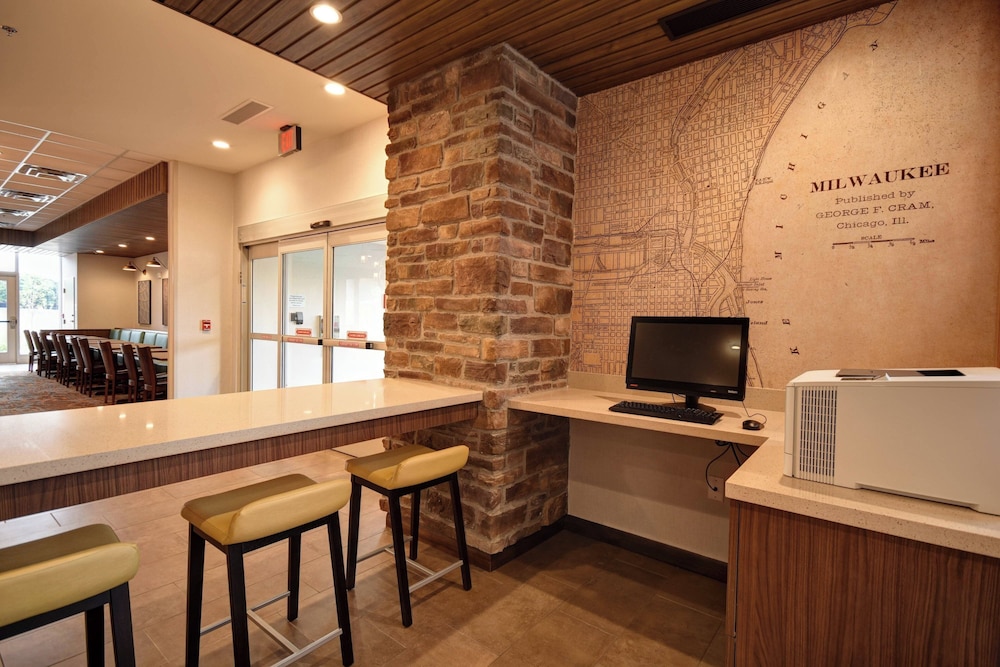 Fairfield Inn & Suites by Marriott Milwaukee North - photo 14