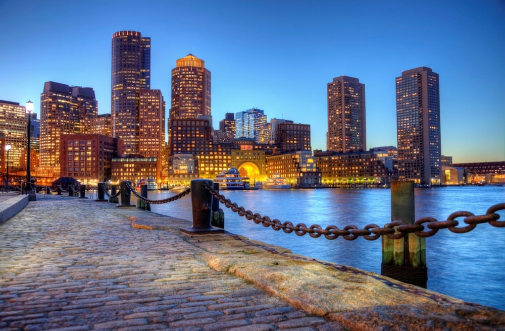 Global Luxury Suites at South Boston - photo 17