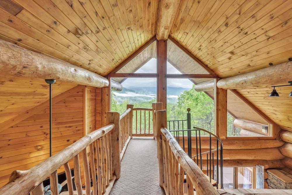 Royal Views Private Mountain Top Cabin 2 Bedroom Cabin by Heavenly Views Resort - photo 31