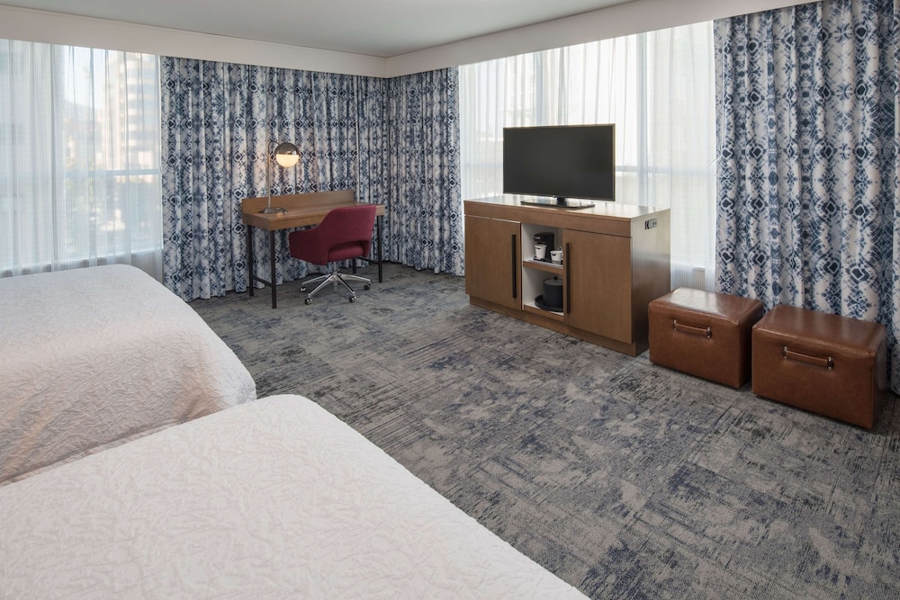 Hampton Inn & Suites Portland Pearl District - photo 7