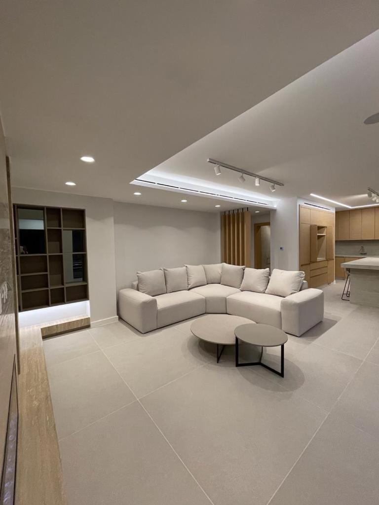Deluxe Seafront 2 Bed