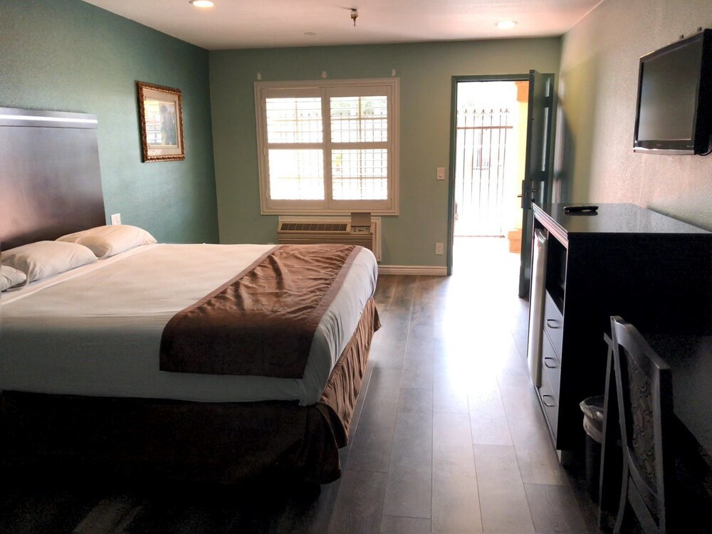 Calimesa Inn Motel - photo 25