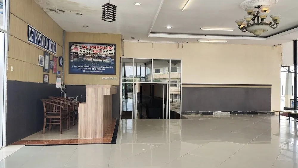 De’ Premium Hotel Soekarno Hatta by ZUZU in Palembang, Indonesia