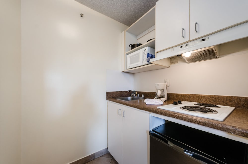 Tampa Bay Extended Stay Hotel - photo 28