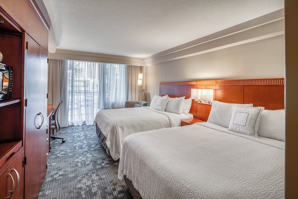 Courtyard by Marriott Jacksonville Beach Oceanfront - photo 8