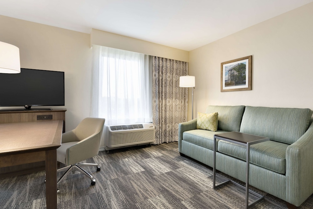 Hampton Inn & Suites Niles Warren - photo 16