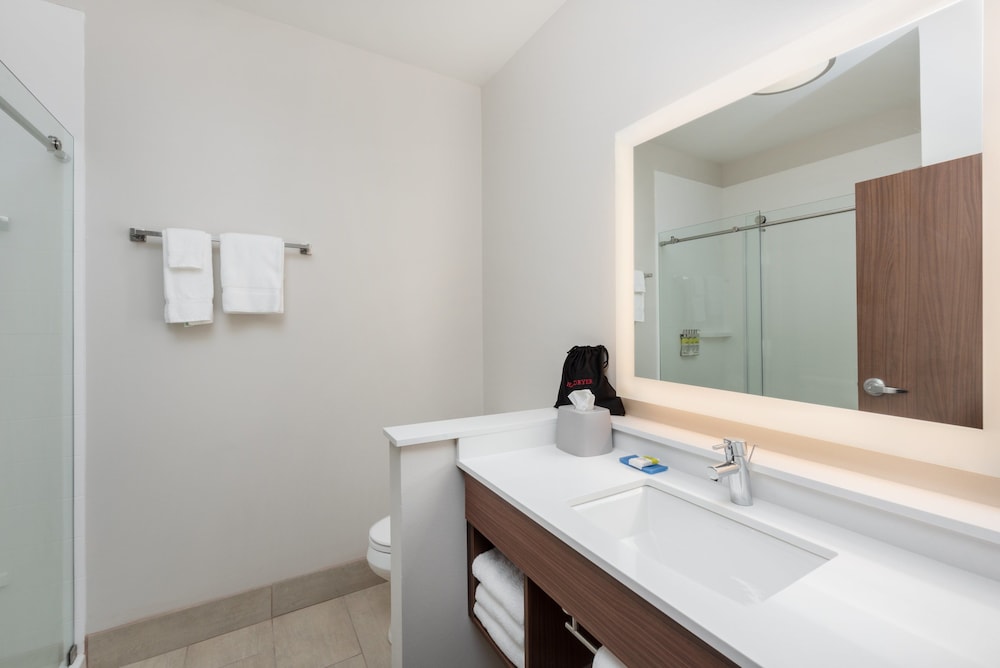 Holiday Inn Express & Suites St. Louis Chesterfield by IHG - photo 21
