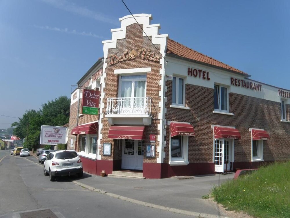Dolce Vita pet-friendly hotel Bruay-La-Buissiere