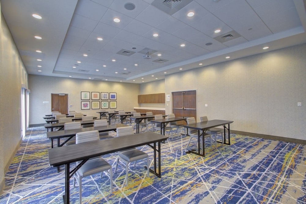 Holiday Inn Express & Suites Charlotte Southwest by IHG - photo 27