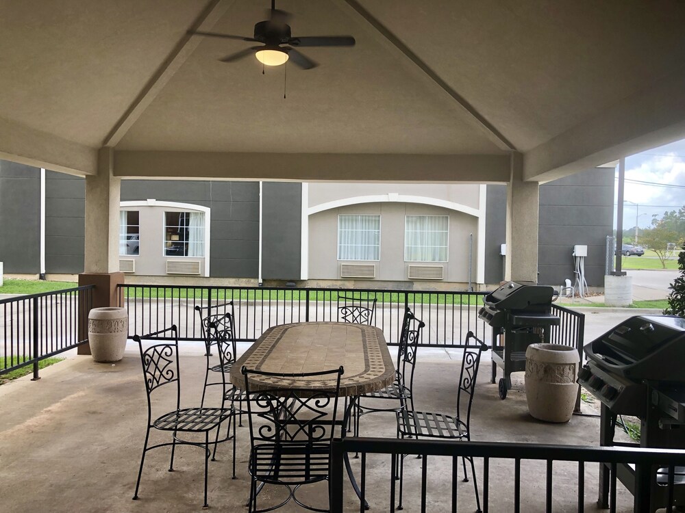 Candlewood Suites Lake Charles South by IHG - photo 31